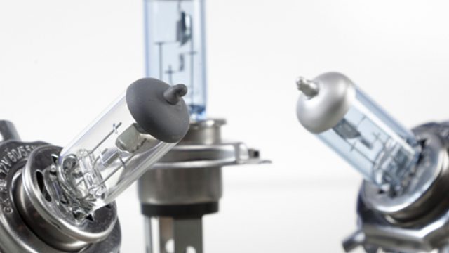 Ampoules et LED pour véhicule