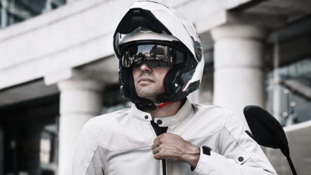 Trouvez le casque modulable qu’il vous faut pour rouler à moto !