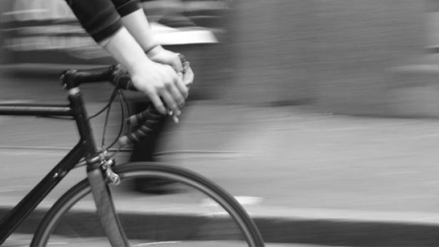 Pourquoi remplacer votre scooter par un vélo électrique pour vos livraisons ?